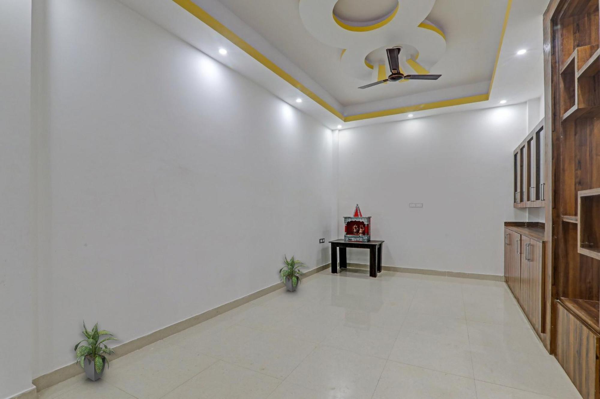 Townhouse Relax Inn Chinhat Екстериор снимка